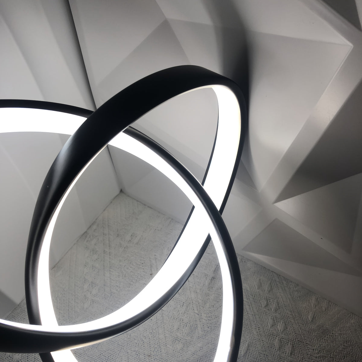 Modern Aluminum Art LED Desk Lamp – 3-Color Dimmable